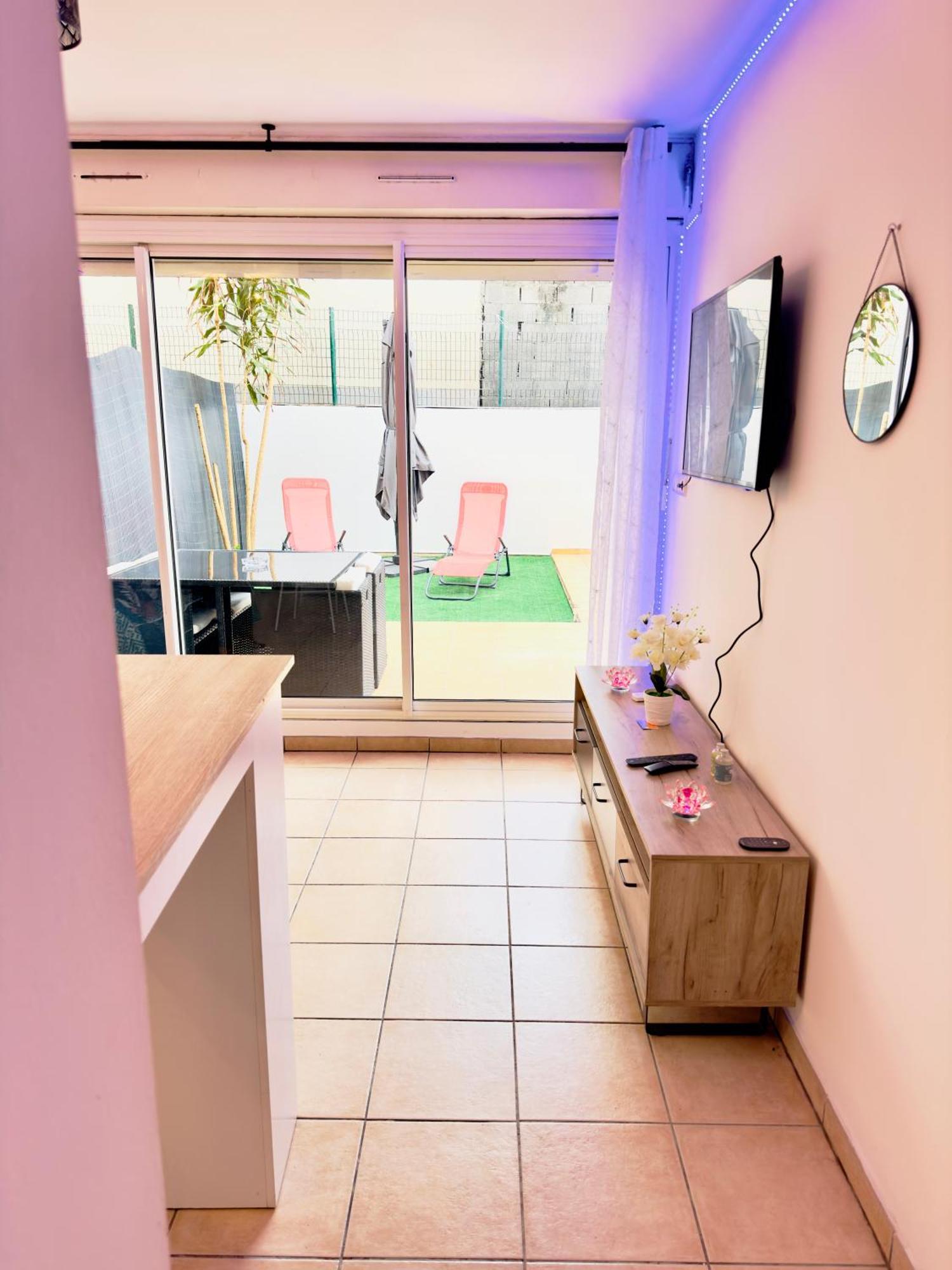 Le Petit Oasis Apartment Saint-Denis Exterior photo